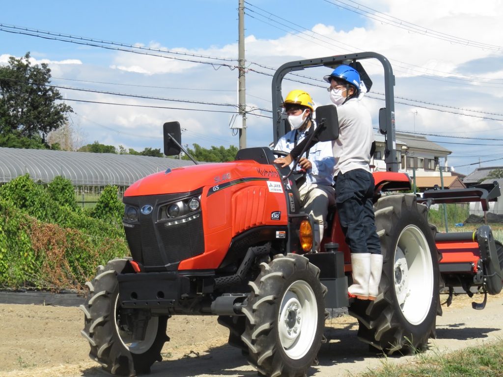 農業学校へ農機具を寄贈し将来の担い手育成をサポート Ja共済 ちいきのために 47都道府県の地域貢献活動